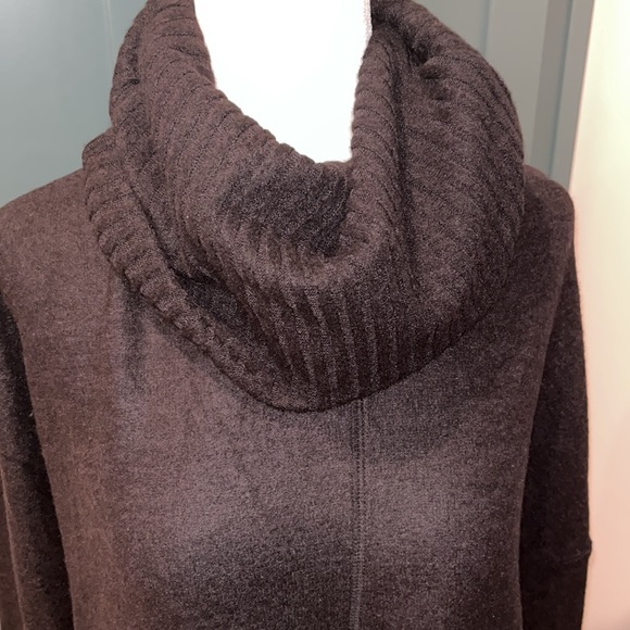 NWT Lulus Autumn Daze Cowl Neck Tunic in Black - Picture 3 of 7